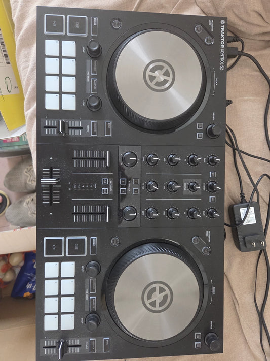 Native Instruments Traktor Kontrol S2 – Lightly Used DJ Controller – actual item photograph 1