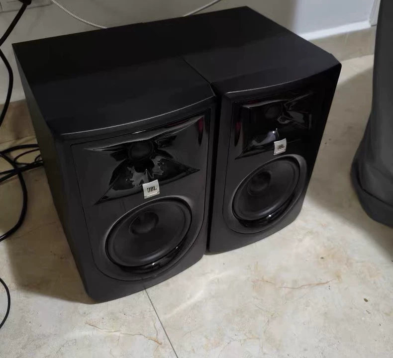 JBL 305P MkII Powered Monitor Speakers – Pair – source photograph 3