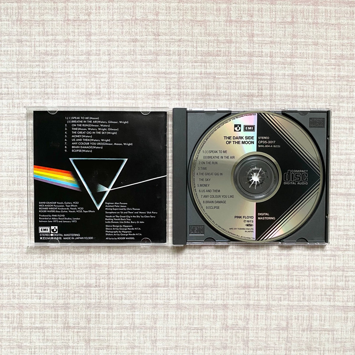 Pink Floyd – The Dark Side of the Moon – Japanese Black Triangle CD – actual item photograph 2