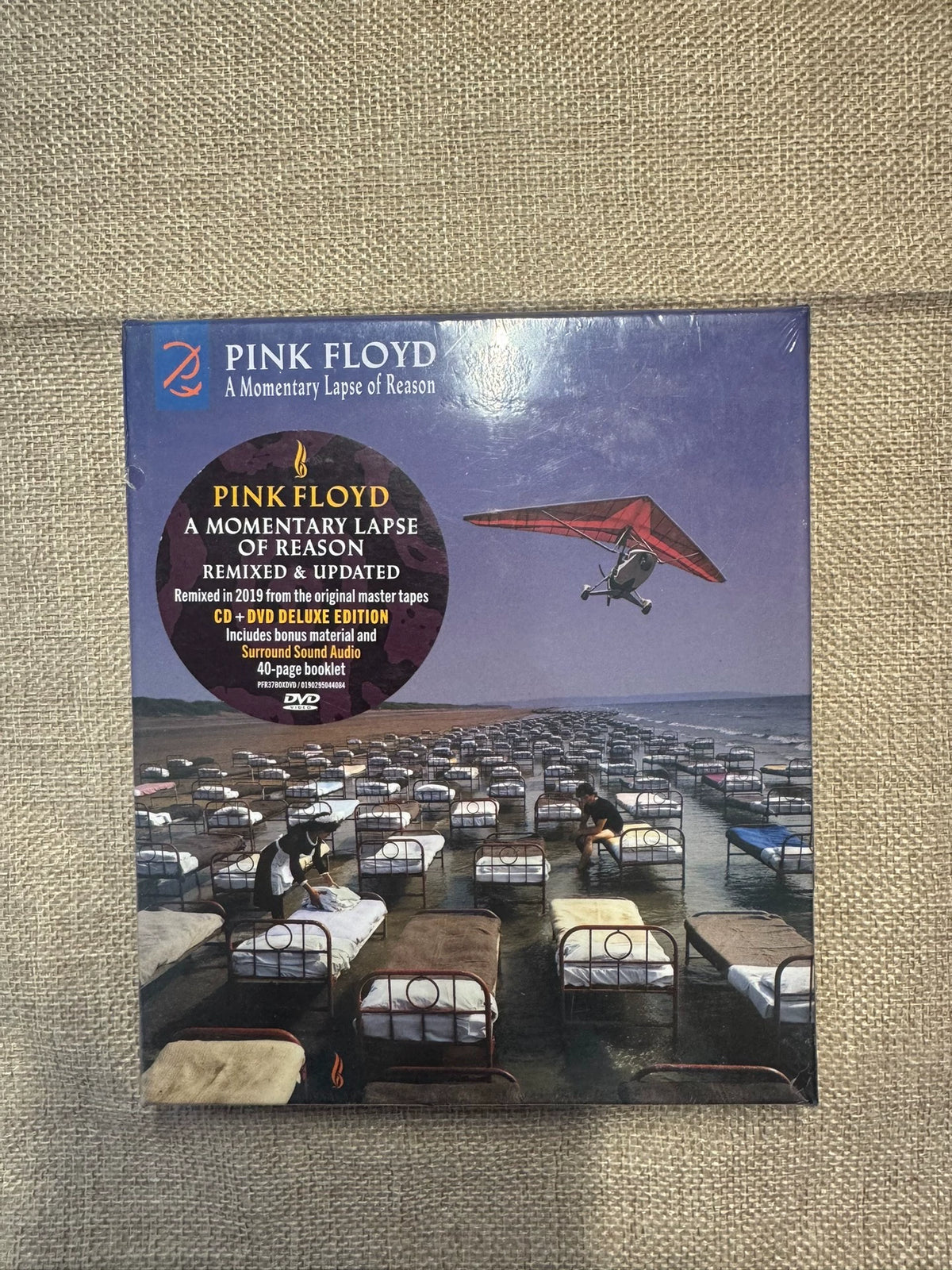 Pink Floyd – A Momentary Lapse of Reason – Remixed and Updated CD + DVD – actual item photograph