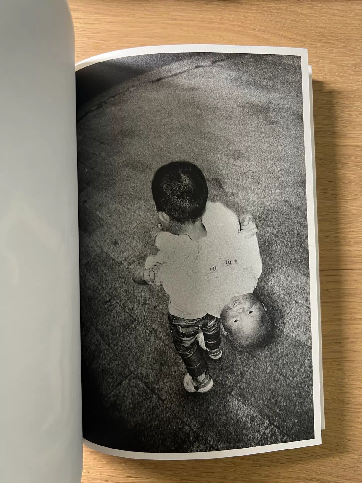 Feng Li – Good Night – Photography Book — product detail 4