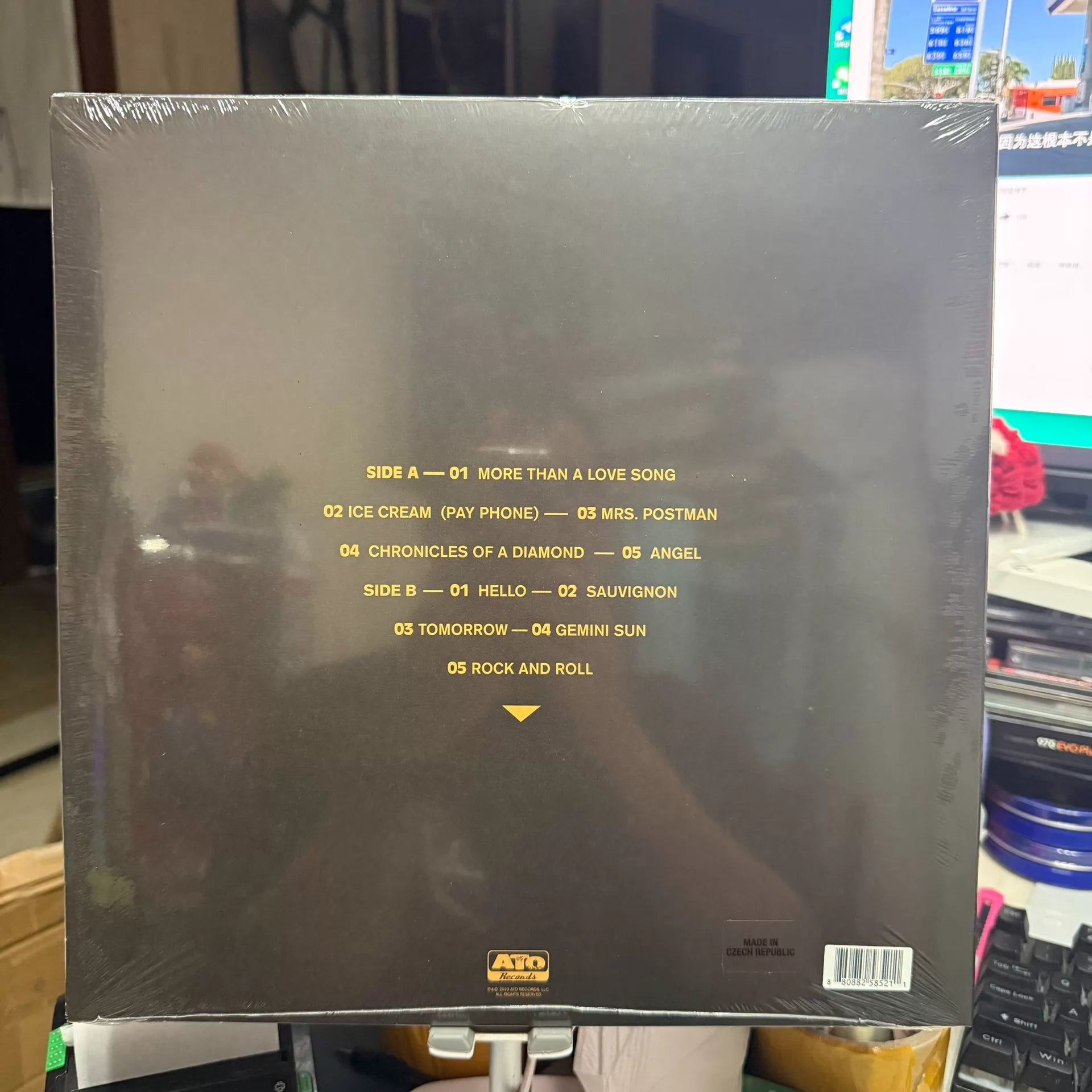 Black Pumas – Chronicles of a Diamond – Butterfly Vinyl (LP)