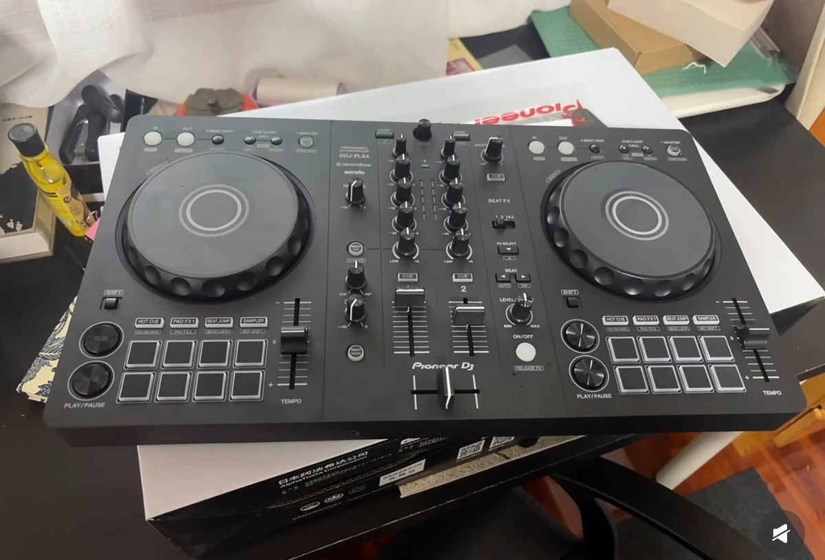 Pioneer DJ DDJ-FLX4 – Used DJ Controller – actual item photograph 3