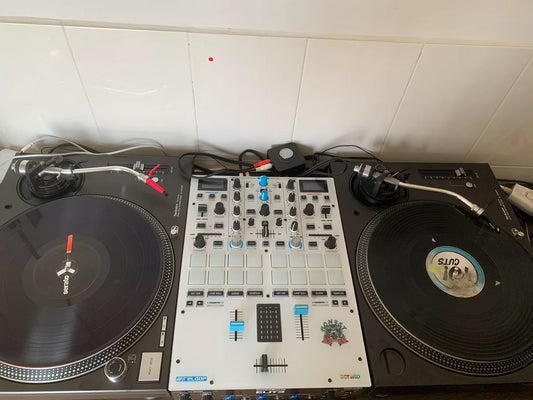 Technics SL-1200MK5 DJ Turntables – Pair