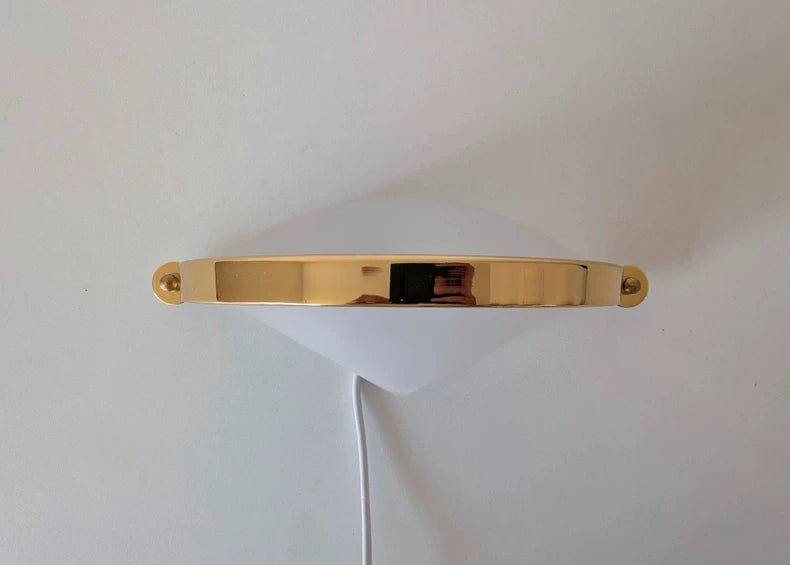 Spanish 1970s Art Deco Space-Age Glass Wall Lamp – actual product photo 3