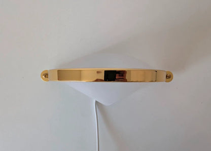 Spanish 1970s Art Deco Space-Age Glass Wall Lamp – actual product photo 3