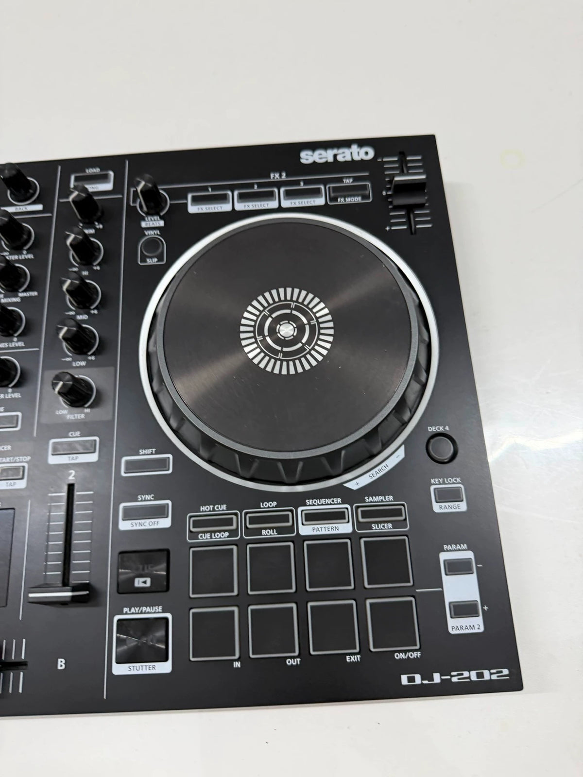 Roland DJ-202 – DJ Controller – actual item photograph 4