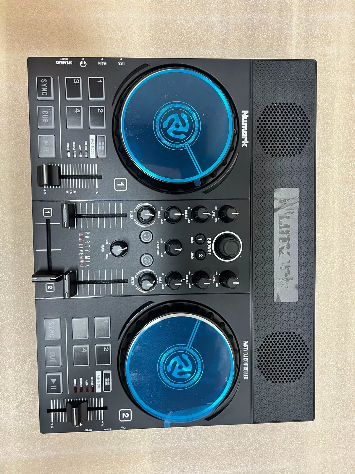 Numark Party Mix Live DJ Controller 1