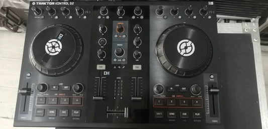 Native Instruments Traktor Kontrol S2 – DJ Controller – actual item photograph 1