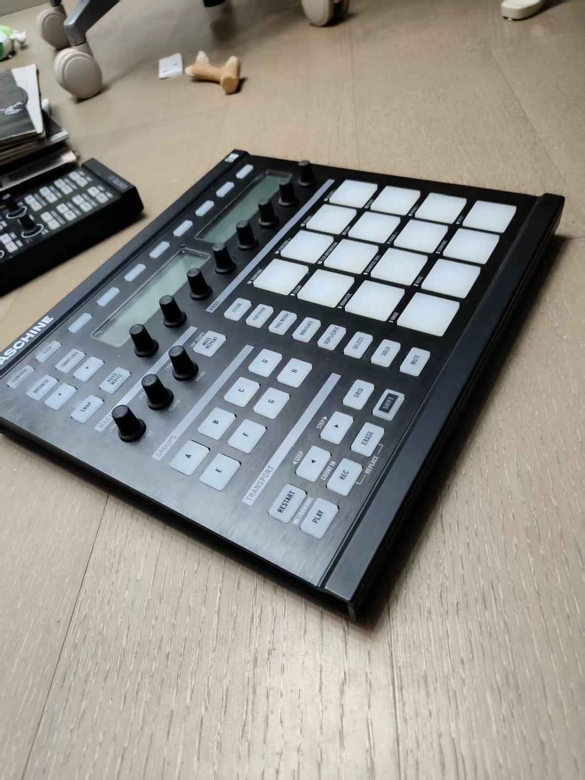 Native Instruments Maschine MK2 – Used Production Controller