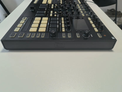 Native Instruments Traktor Kontrol S8 – DJ Controller with Bag – actual item photograph 4