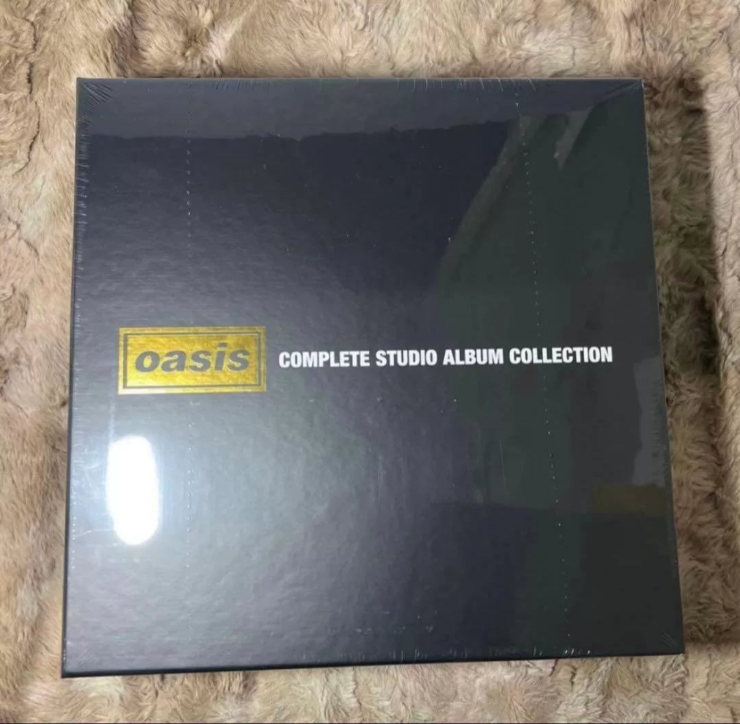 Oasis – Complete Studio Album Collection Amazon Exclusive Gold 14LP Box Set