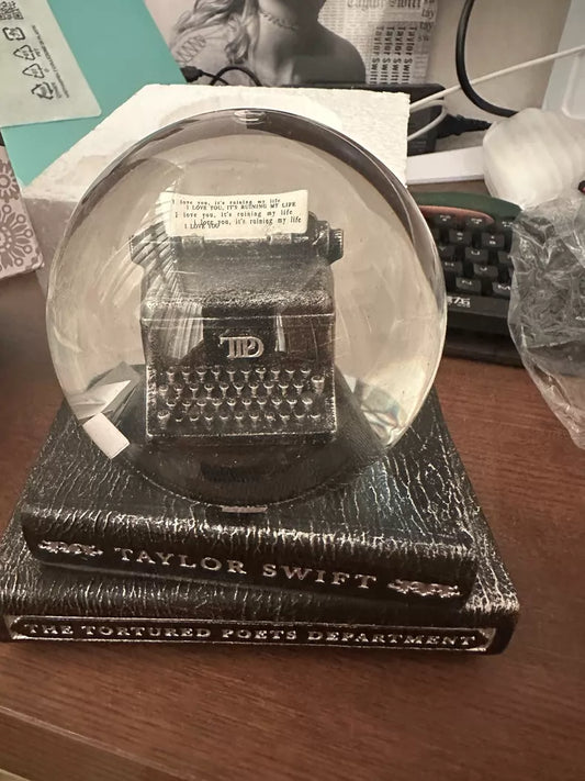 Taylor Swift – The Tortured Poets Department Official Snow Globe