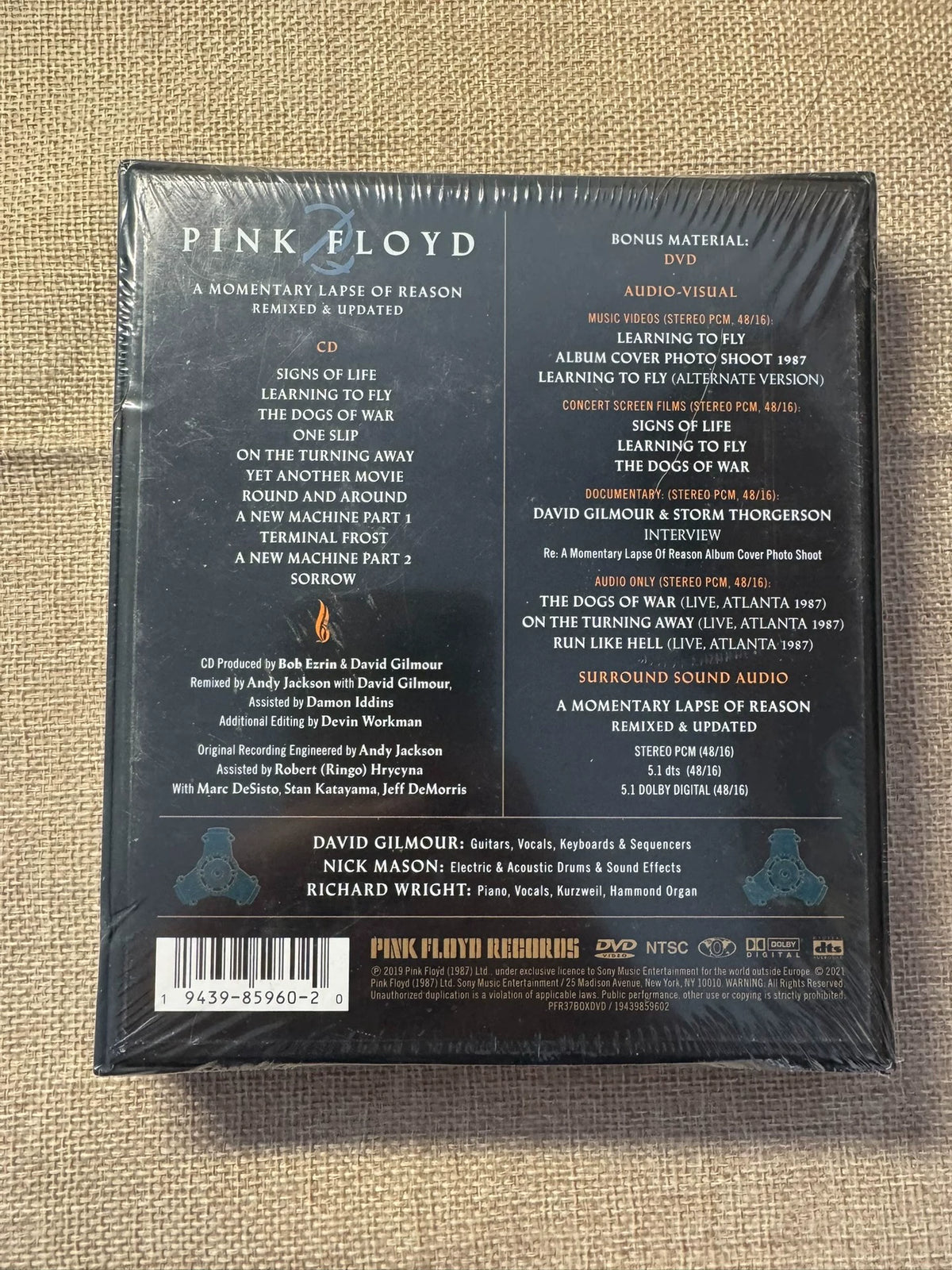 Pink Floyd – A Momentary Lapse of Reason – Remixed and Updated CD + DVD – actual item photograph 2