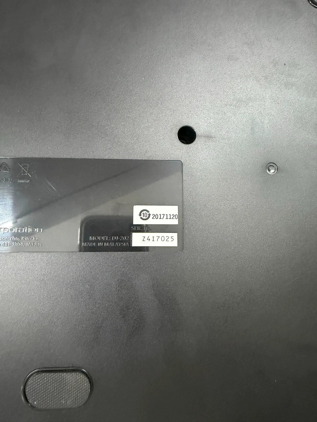 Roland DJ-202 – DJ Controller – actual item photograph 5