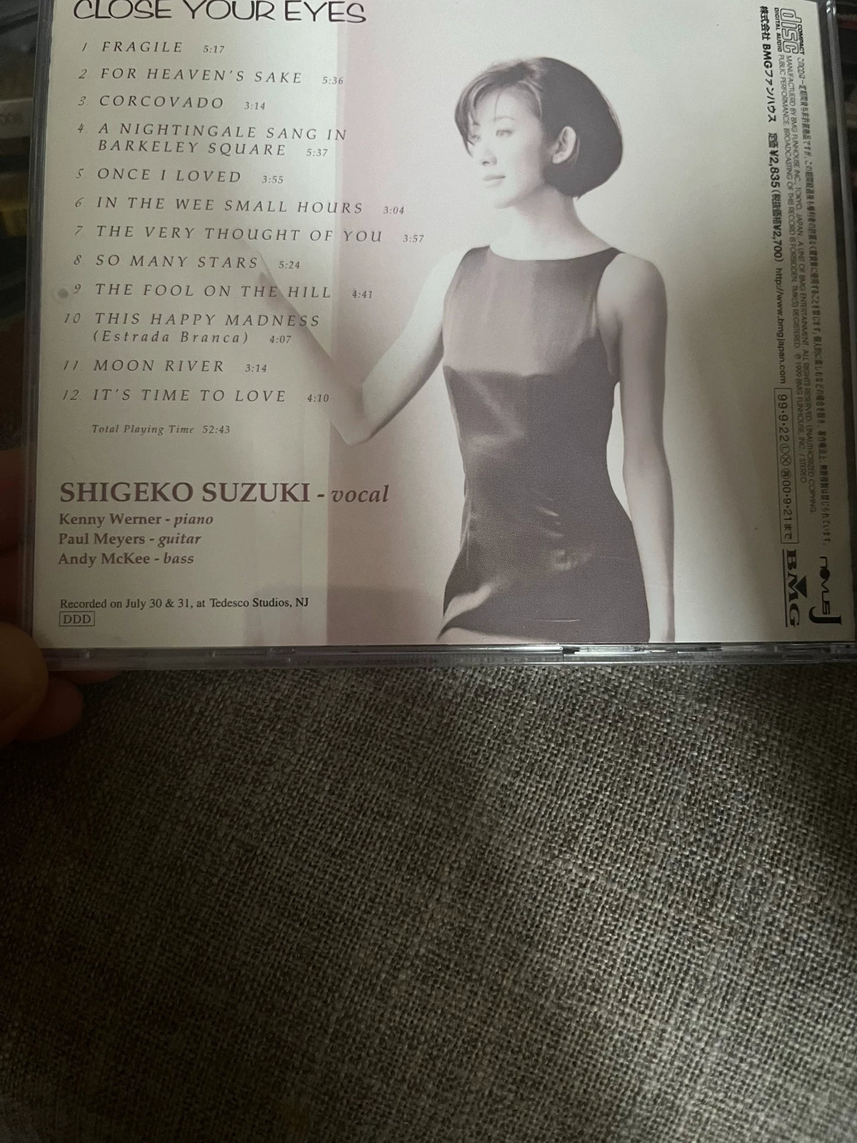 Shigeko Suzuki – Close Your Eyes – Japanese CD – Damaged Case – actual item photograph 2