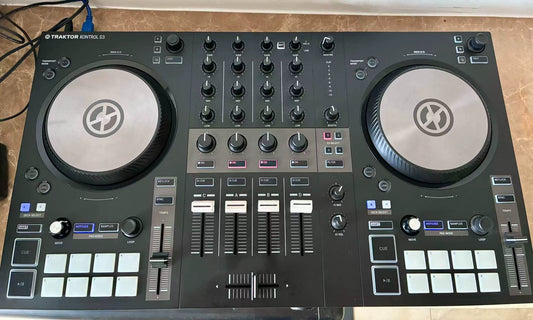 Native Instruments Traktor Kontrol S3 – DJ Controller with Power Supply – actual item photograph
