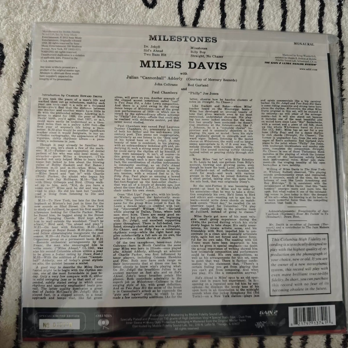Miles Davis – Milestones – Mobile Fidelity LP – actual item photograph 2