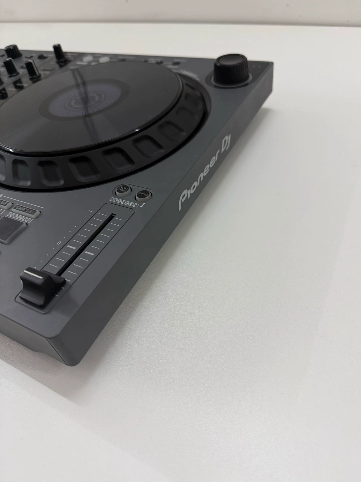 Pioneer DJ DDJ-FLX6-GT – Graphite DJ Controller – actual item photograph 6