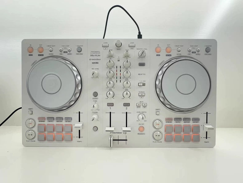 Pioneer DJ DDJ-FLX4-W White Limited Edition Controller – image 2