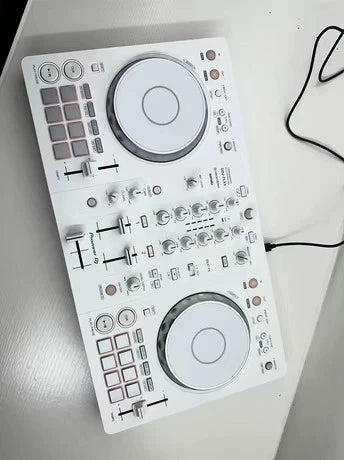 Pioneer DJ DDJ-FLX4-W White Limited Edition Controller – image 5