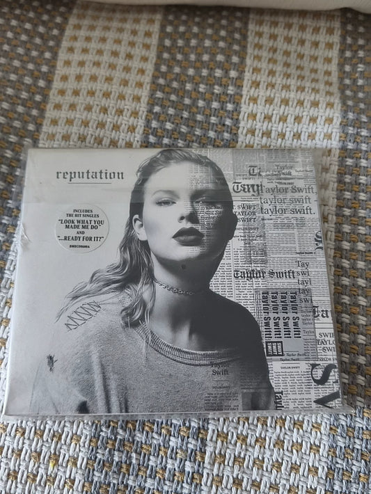 Taylor Swift – reputation US CD with Poster