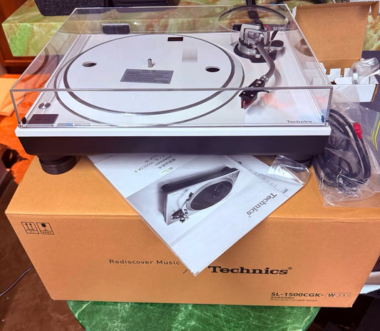 Technics SL-1500C – White Turntable with Ortofon 2M Red