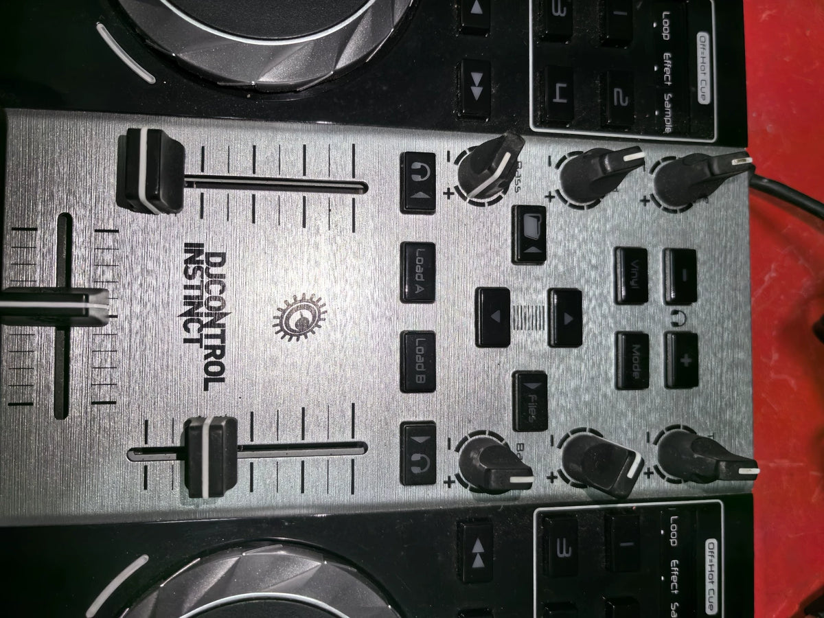 Hercules DJControl Instinct S Series – USB DJ Controller – actual item photograph 3