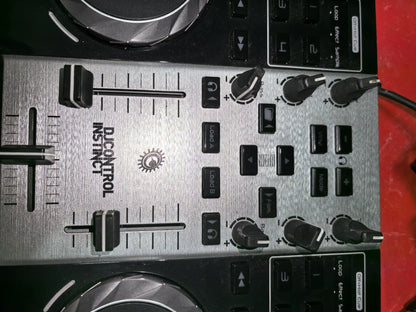 Hercules DJControl Instinct S Series – USB DJ Controller – actual item photograph 3