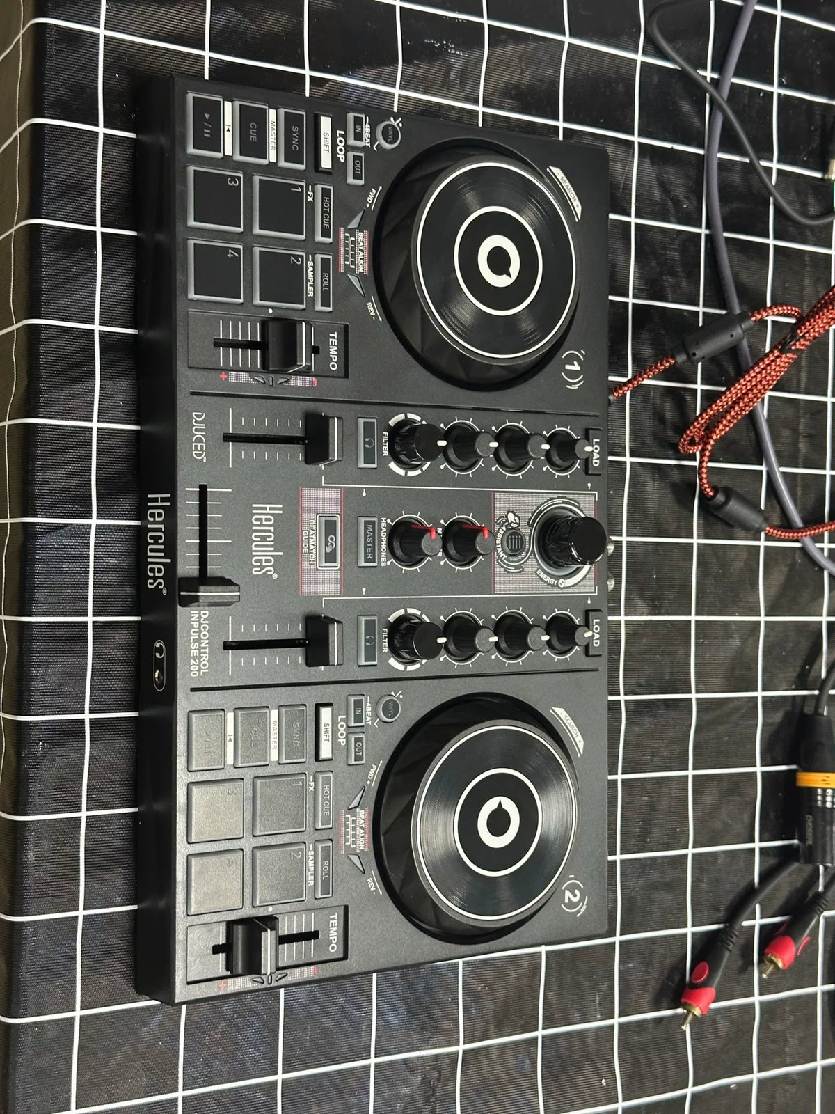 Hercules DJControl Inpulse 200 – DJ Controller with Box