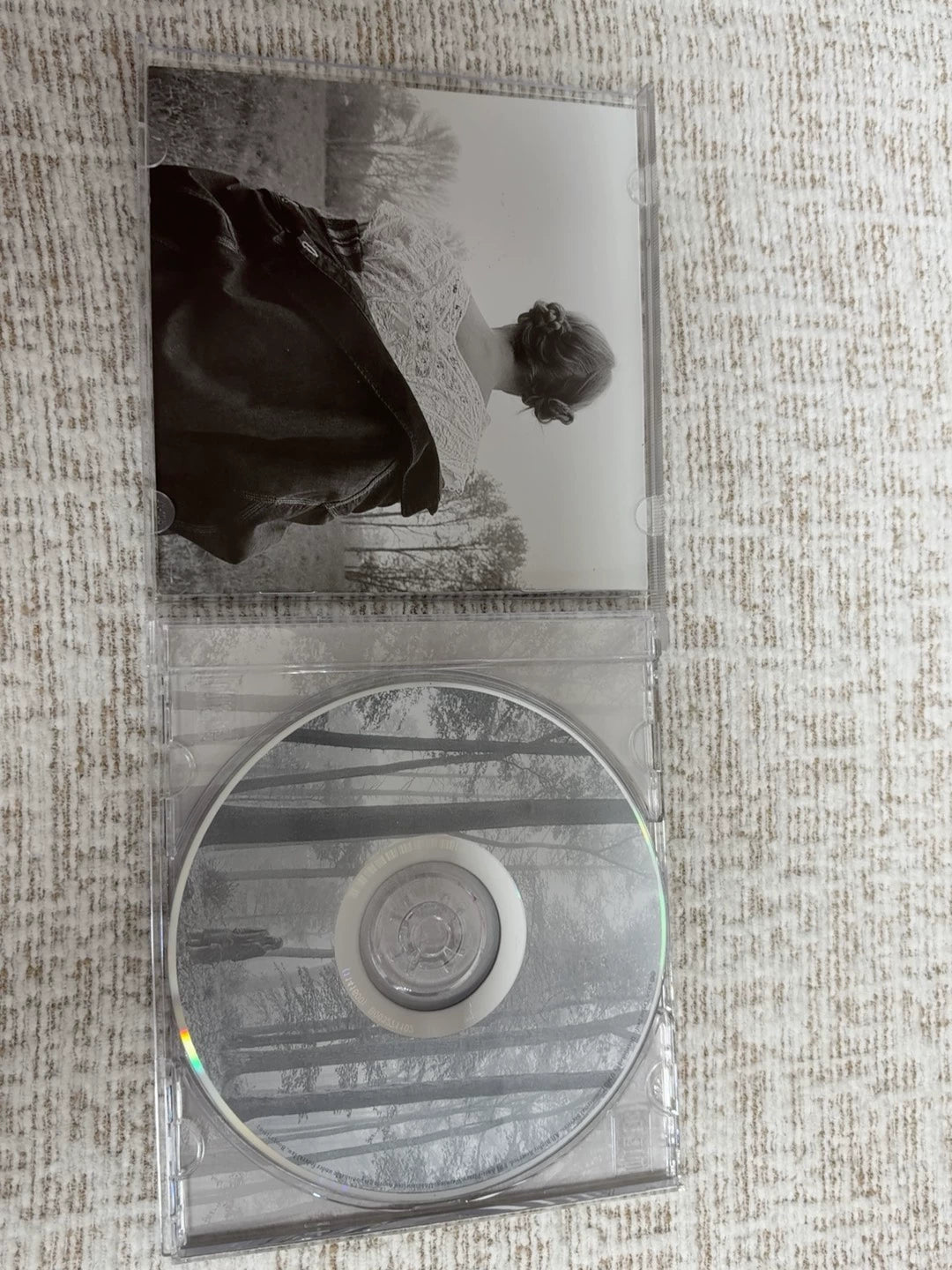 Taylor Swift – Folklore – Signed CD with Heart – Replacement Jewel Case – detail 2