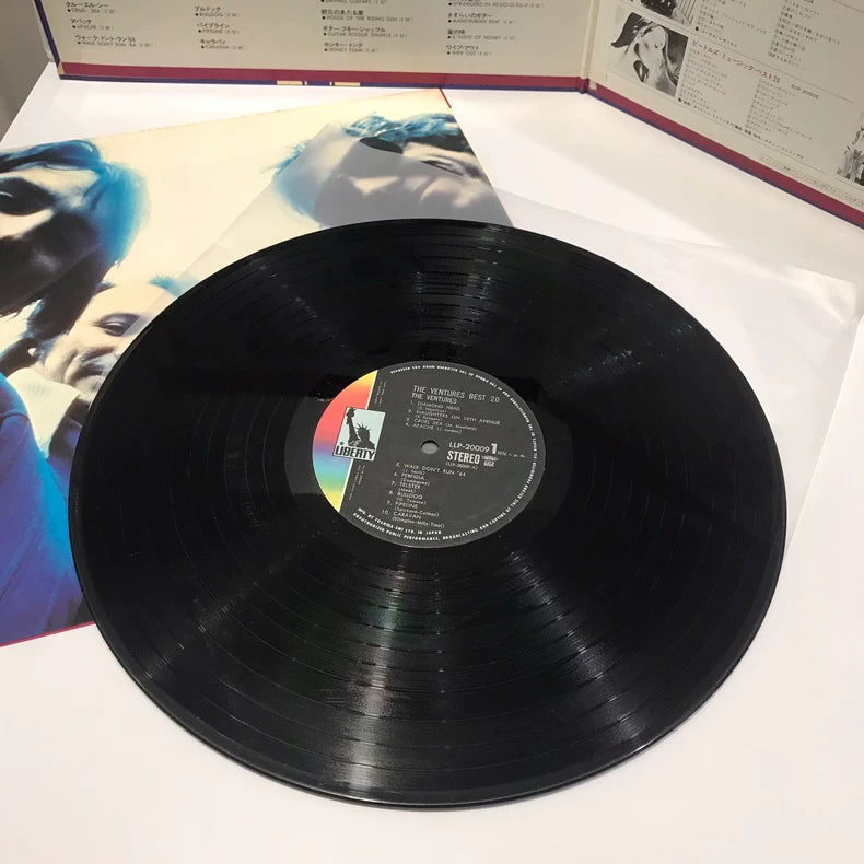 The Ventures – Best 20, Japanese Edition (LP) – source photograph 4