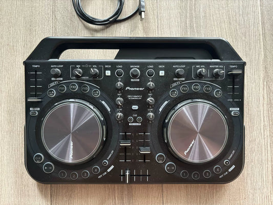 Pioneer DDJ-WeGO2 – DJ Controller with Carry Bag – actual item photograph 1