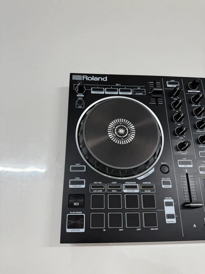 Roland DJ-202 – DJ Controller – actual item photograph 2