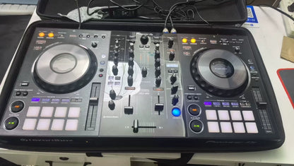 Pioneer DJ DDJ-800 – DJ Controller with Carry Bag – actual item photograph