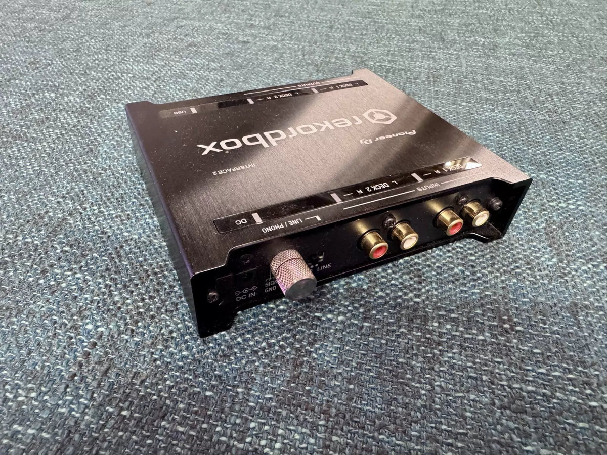 Pioneer DJ INTERFACE 2 – USB Audio Interface with Bag – detail 4