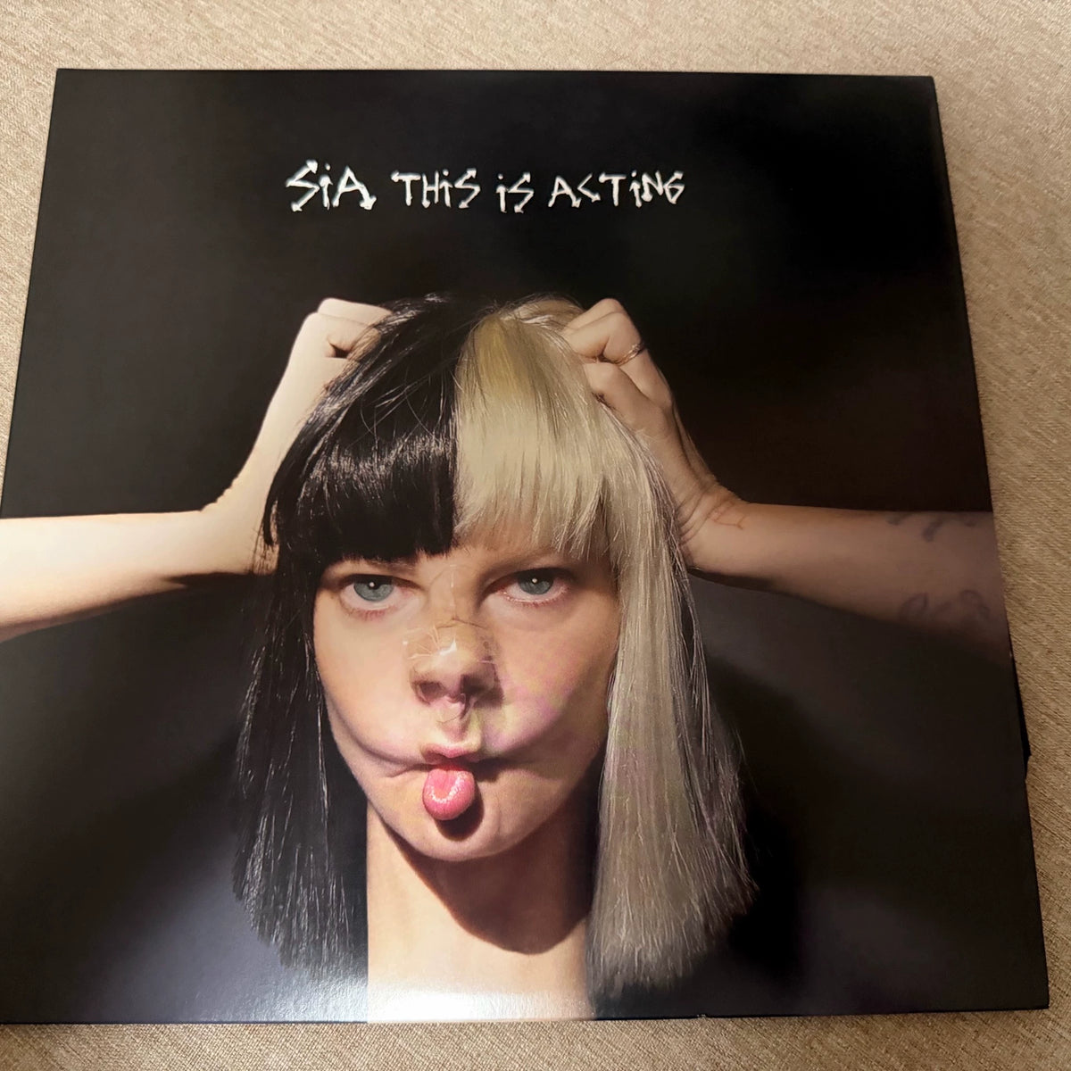 Sia – This Is Acting – Black & White Vinyl 2LP – detail 2