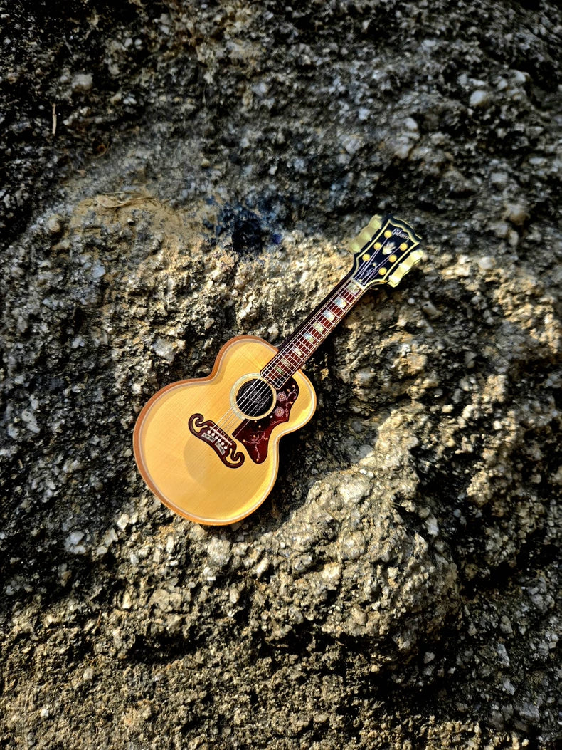 Zhao Lei SJ200-Inspired Guitar Acrylic Magnet with Stand