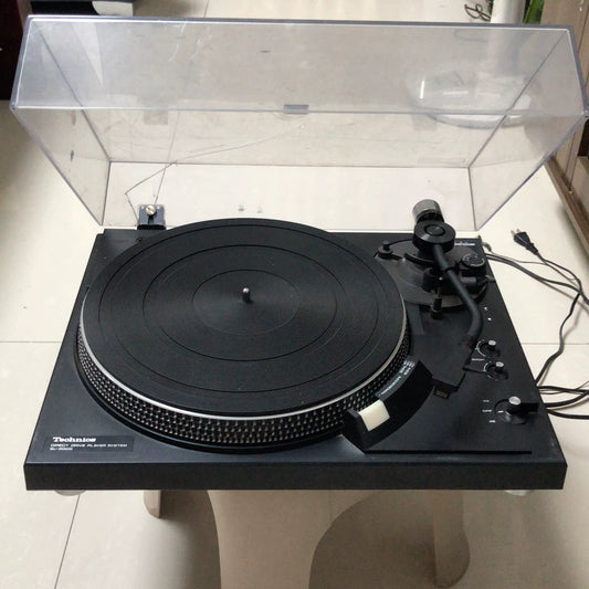 Technics SL-2000 – Vintage Turntable with Cover, 100V