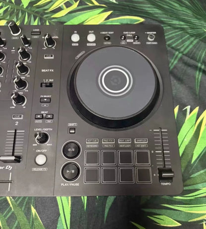 Pioneer DJ DDJ-FLX4 – Used DJ Controller – actual item photograph 3