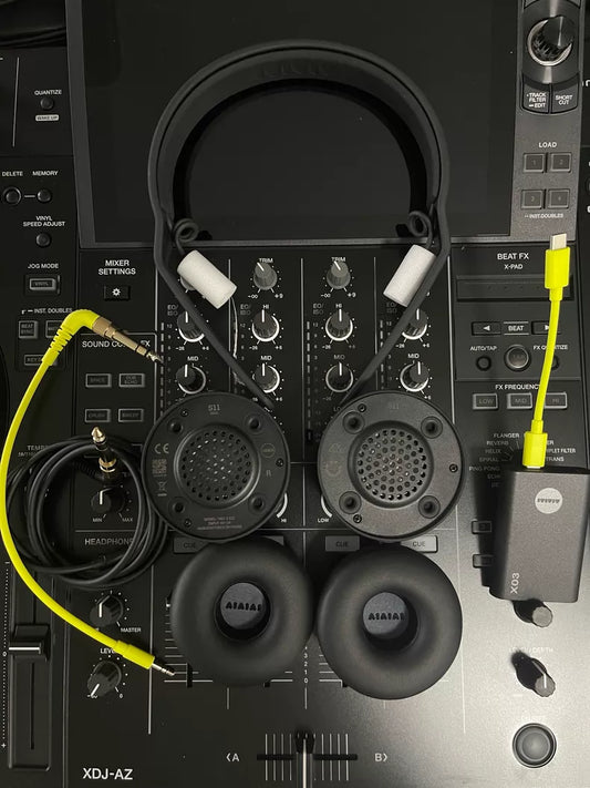 AIAIAI TMA-2 DJ Wireless Headphones with X03 Transmitter – source photograph 3