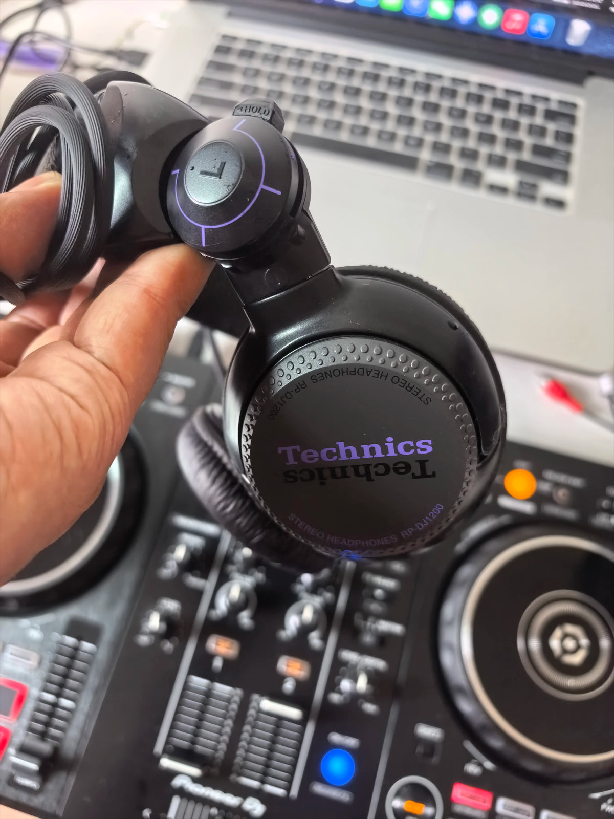 Technics RP-DJ1200 – Purple DJ Headphones – detail 6