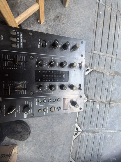 Pioneer DJM-400 – DJ Mixer, Worn 100V Unit – actual item photograph 3