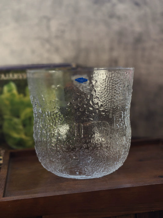 Nuutajärvi Fauna – Animal Relief Ice Bucket — front view
