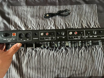 Native Instruments Traktor Kontrol S4 MK2 – Controller with Bag – actual item photograph 2