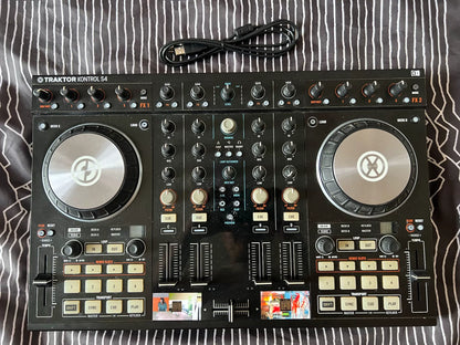 Native Instruments Traktor Kontrol S4 MK2 – Controller with Bag – actual item photograph