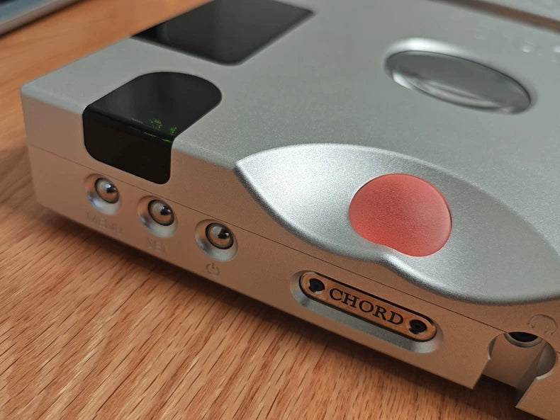Chord Hugo TT 2 DAC / Amp – Silver – source photograph 3