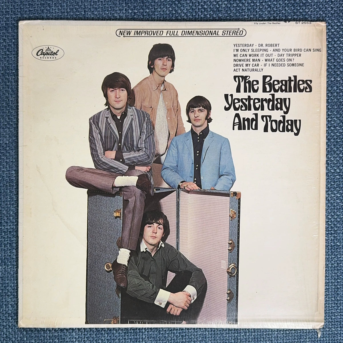 The Beatles – Yesterday and Today, 1971 US – item photograph 1