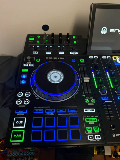 Denon DJ PRIME 4 Standalone DJ System – source photograph 3