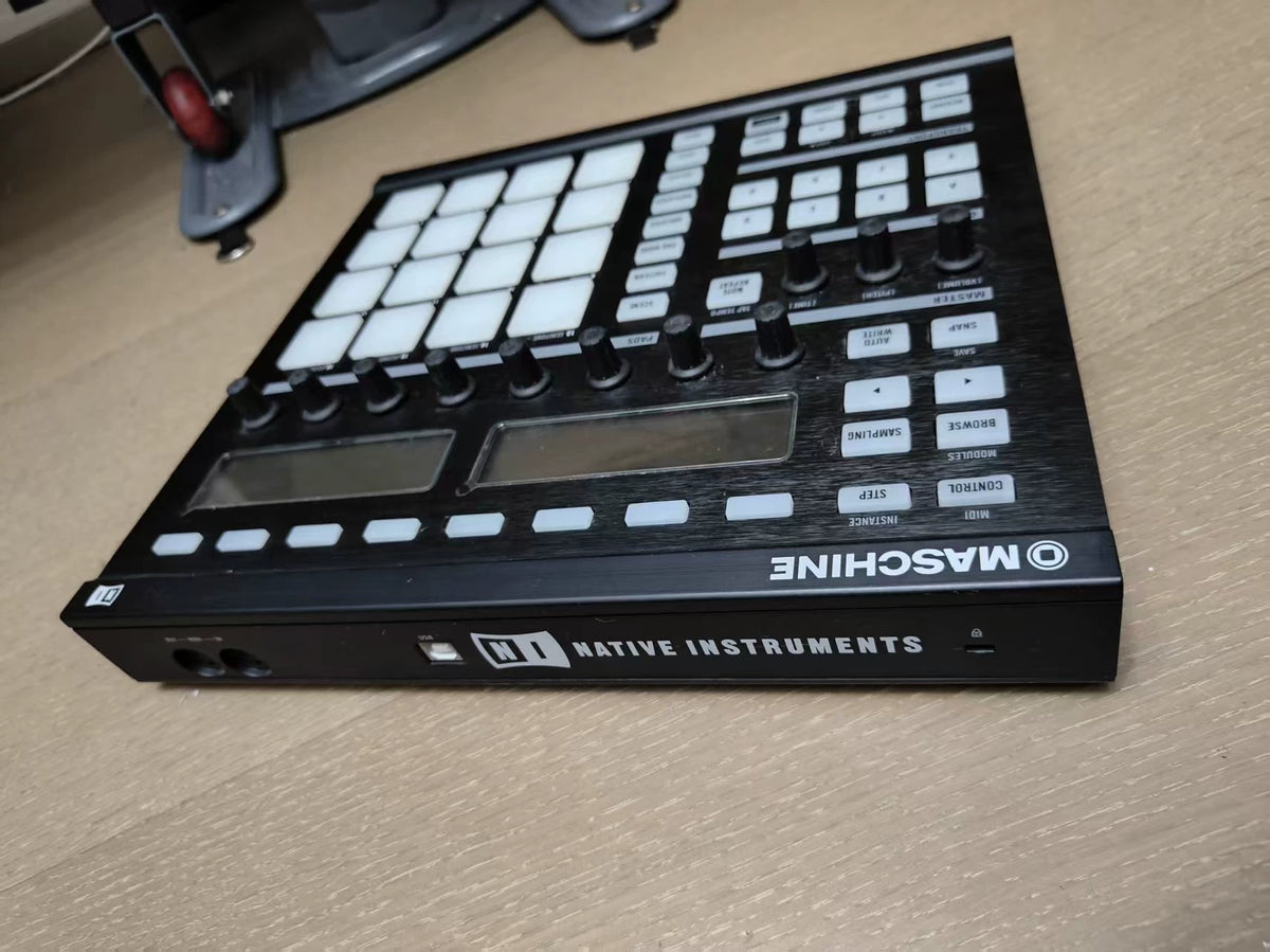 Native Instruments Maschine MK2 – Used Production Controller